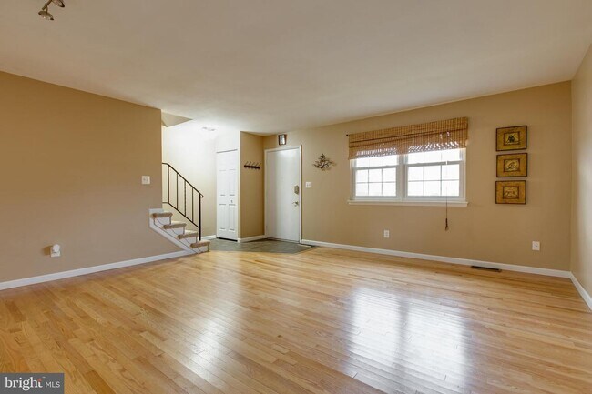 Building Photo - 439 Gatewood Ct