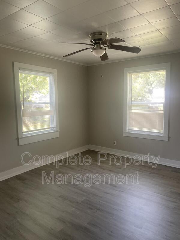 Building Photo - 2825 5th Ct N