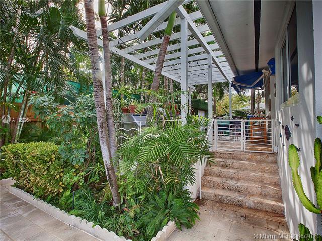 Foto del edificio - 1164 NE 86th St