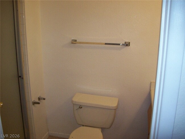 Foto del edificio - 7262 Girard Dr