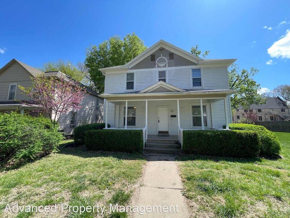 6 br, 4 bath House 919 Humboldt St. House Rental in Manhattan, KS
