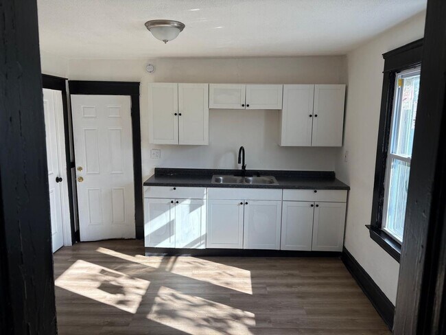 Foto del edificio - 2791 E 127th St