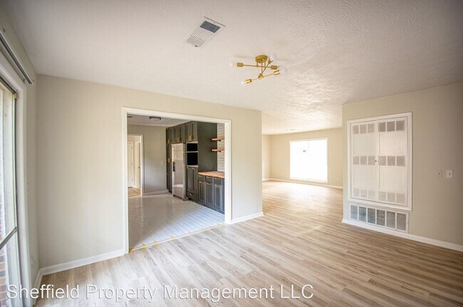 Building Photo - 4 br, 3 bath House - 5911 Bishop Dr