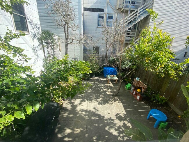 Building Photo - 3156 Gough St