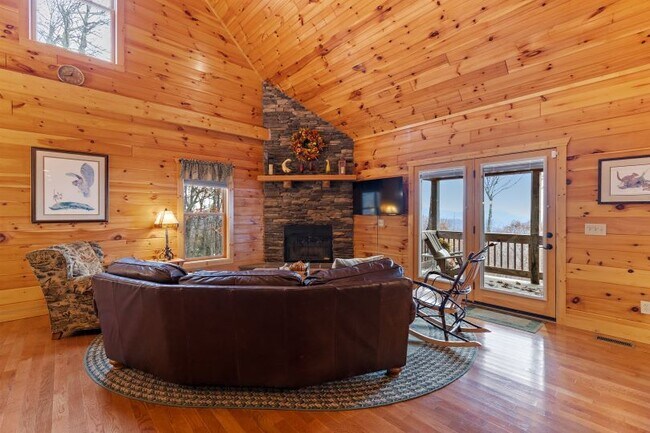 Building Photo - 373 Running Deer Trail