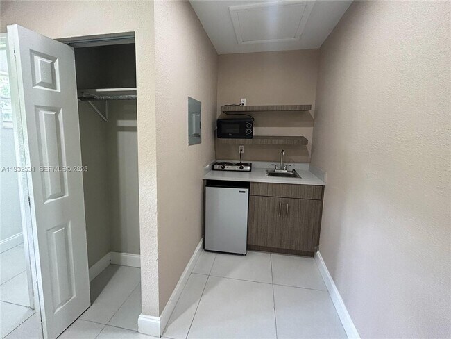 Foto del edificio - 1265 SW 6th St