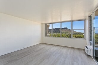 Building Photo - 2600 Pualani Way