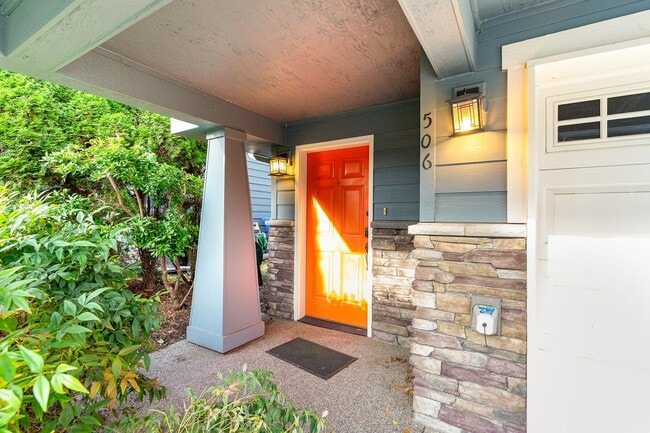 Building Photo - 3Bd/2.5Ba Seattle Townhome