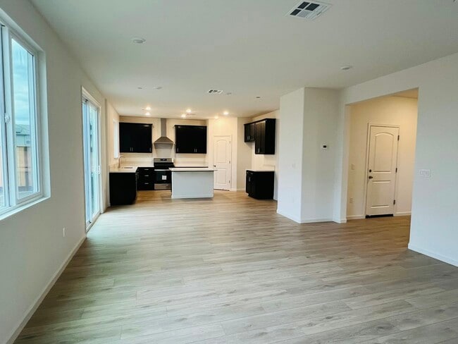 Foto del edificio - 5433 Riverview Ln