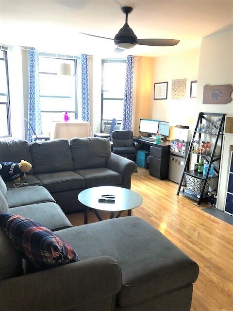 Building Photo - 587 Beacon St