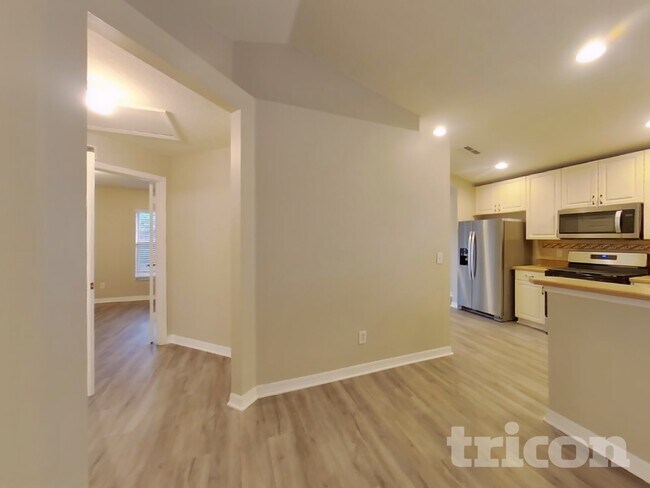 Building Photo - 14930 Deer Meadow Dr