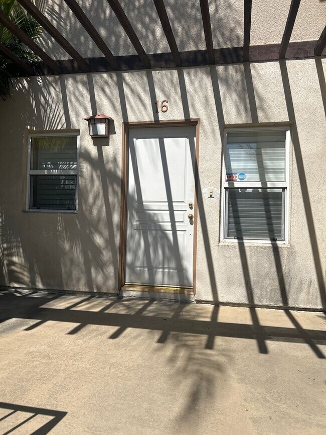 Foto del edificio - 77 S Sierra Madre Blvd