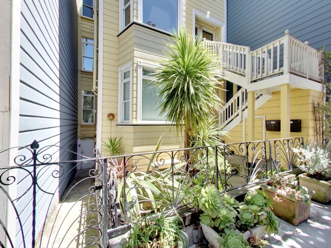 Foto del edificio - Beautiful 3 Bedroom in Duboce Triangle!!