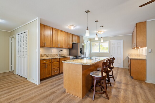 Building Photo - Kailua, Charming 3-Bed, 2-Bath with Swimmi...