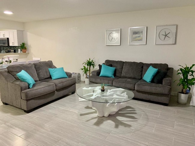 Livingroom - 16531 NE 35th Ave