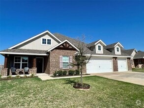 Building Photo - 4010 Bridle Path Ln