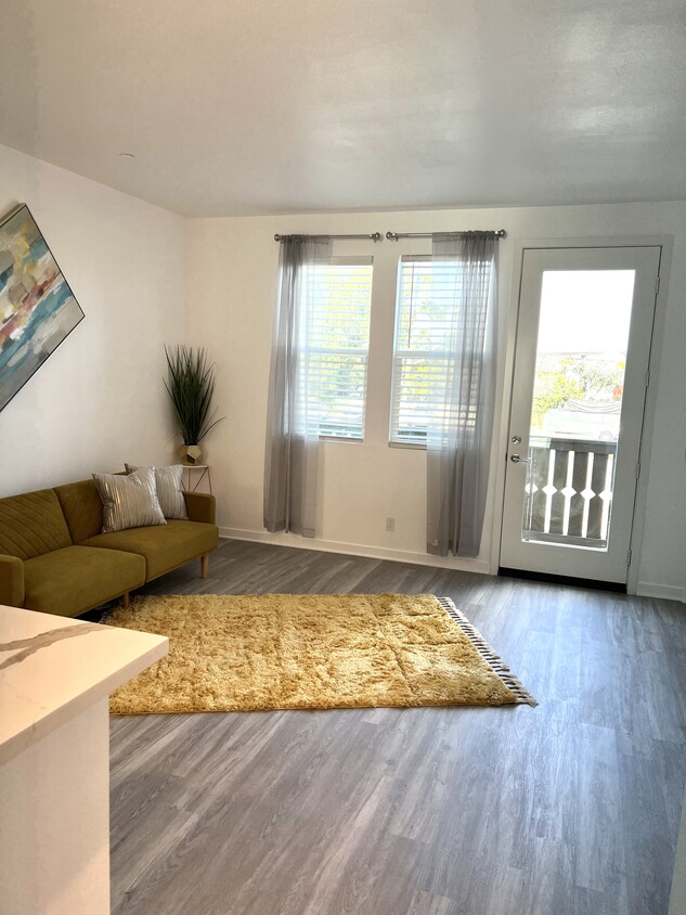 Living room - 7090 Indigo Way