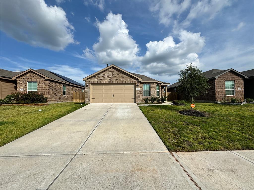 Primary Photo - 7922 Vacek Meadows Loop