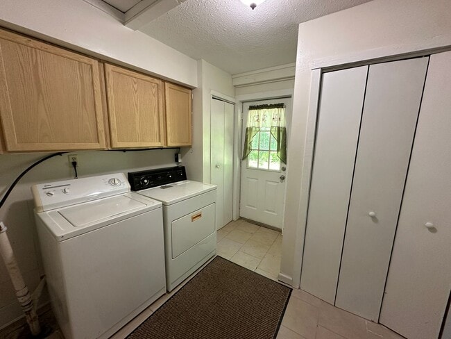 Building Photo - Cozy Ranch Style Home- Spring Arbor