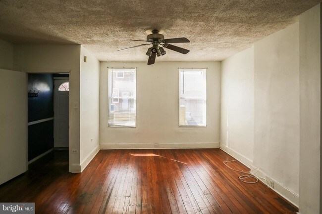 Building Photo - 2207 E Sergeant St