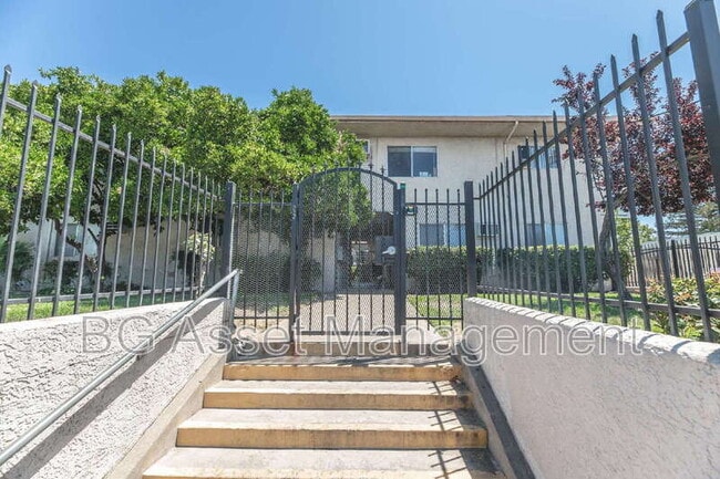 Building Photo - 1928 Ethan Way