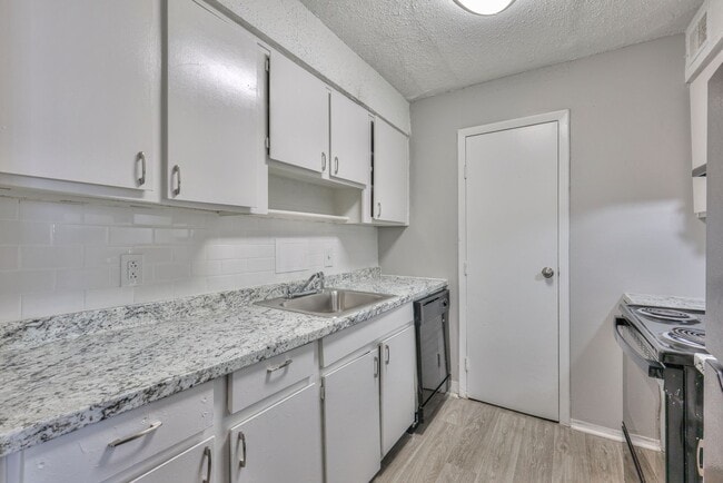 Interior Photo - Solana at Brentwood