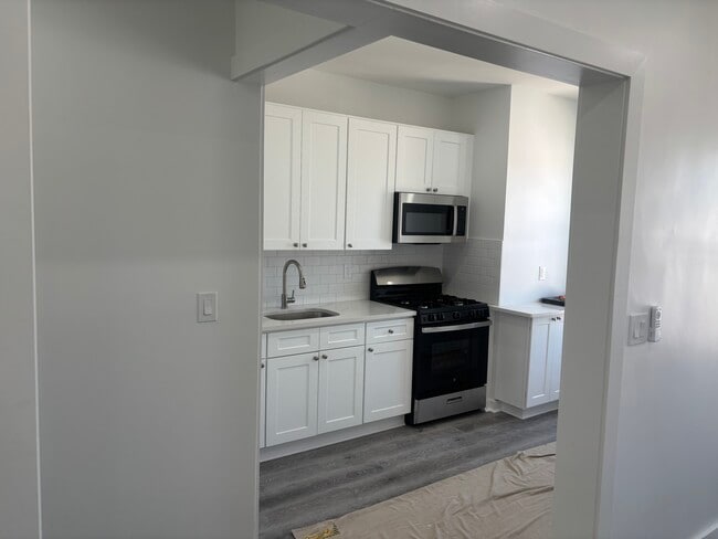 Building Photo - 739 43rd St