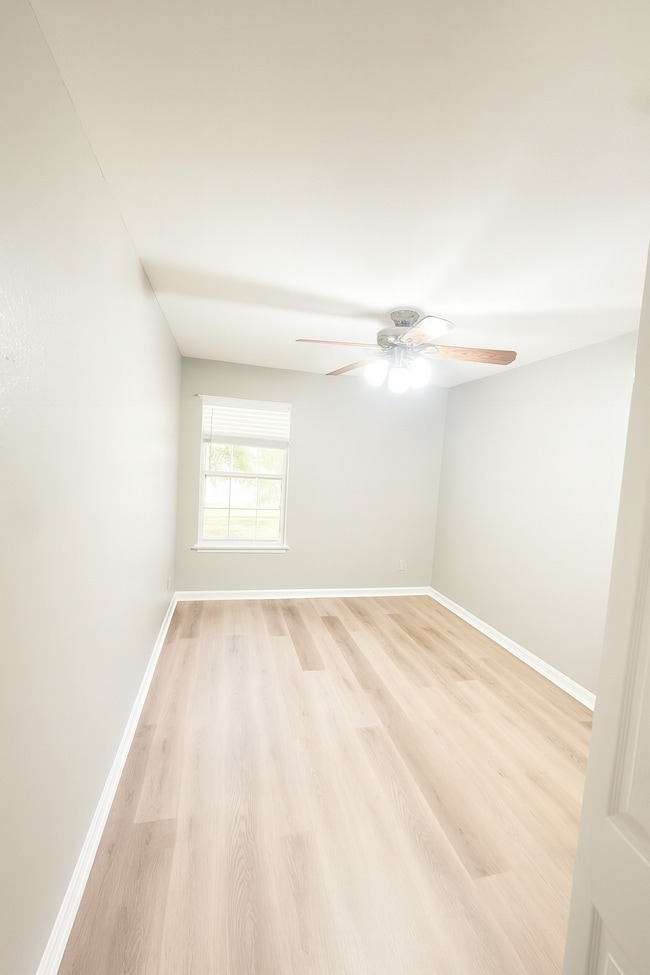 Foto del edificio - 2182 Timberwood Cir S