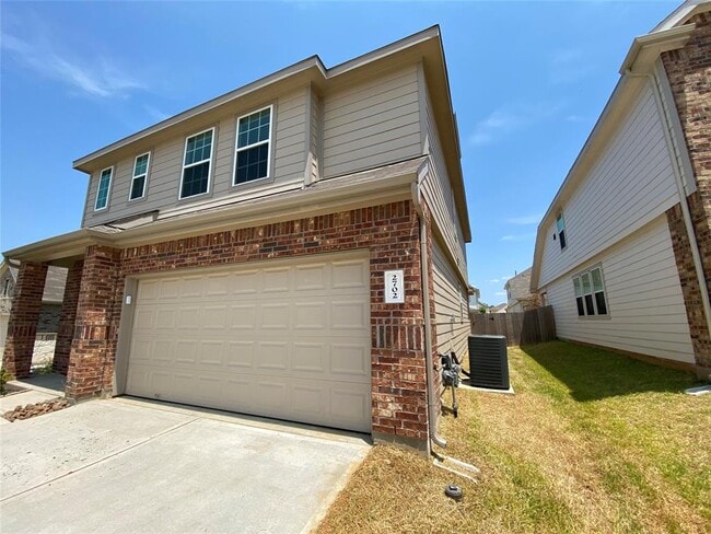 Foto del edificio - 2702 Hoffman Ln