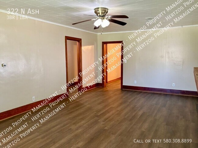 Foto del edificio - 322 N Ash-