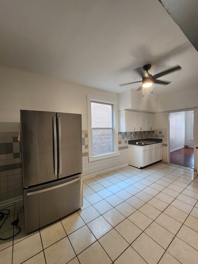 Foto del edificio - 2646 W Cullerton St