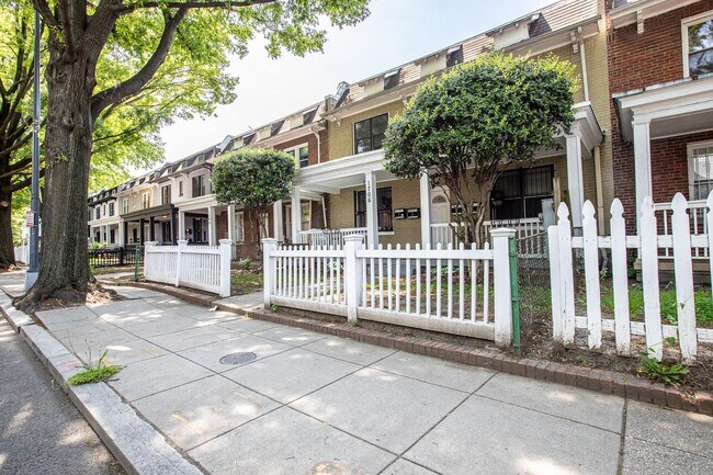 Foto del edificio - Lovely 2 BR/1 BA Condo in Trinidad!