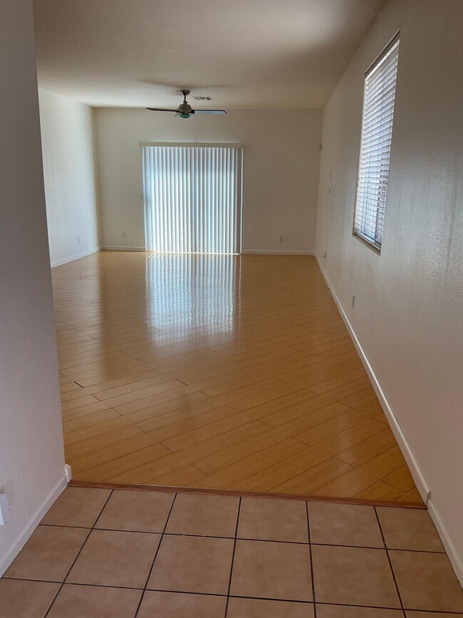 Building Photo - 8983 Lily Touchstone Ct