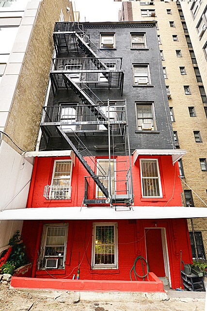 Foto del edificio - 352 E 55th St