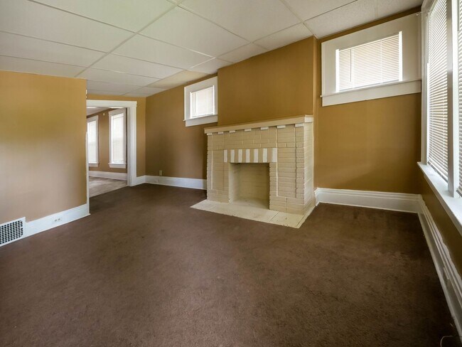 Building Photo - 690/692 Carpenter