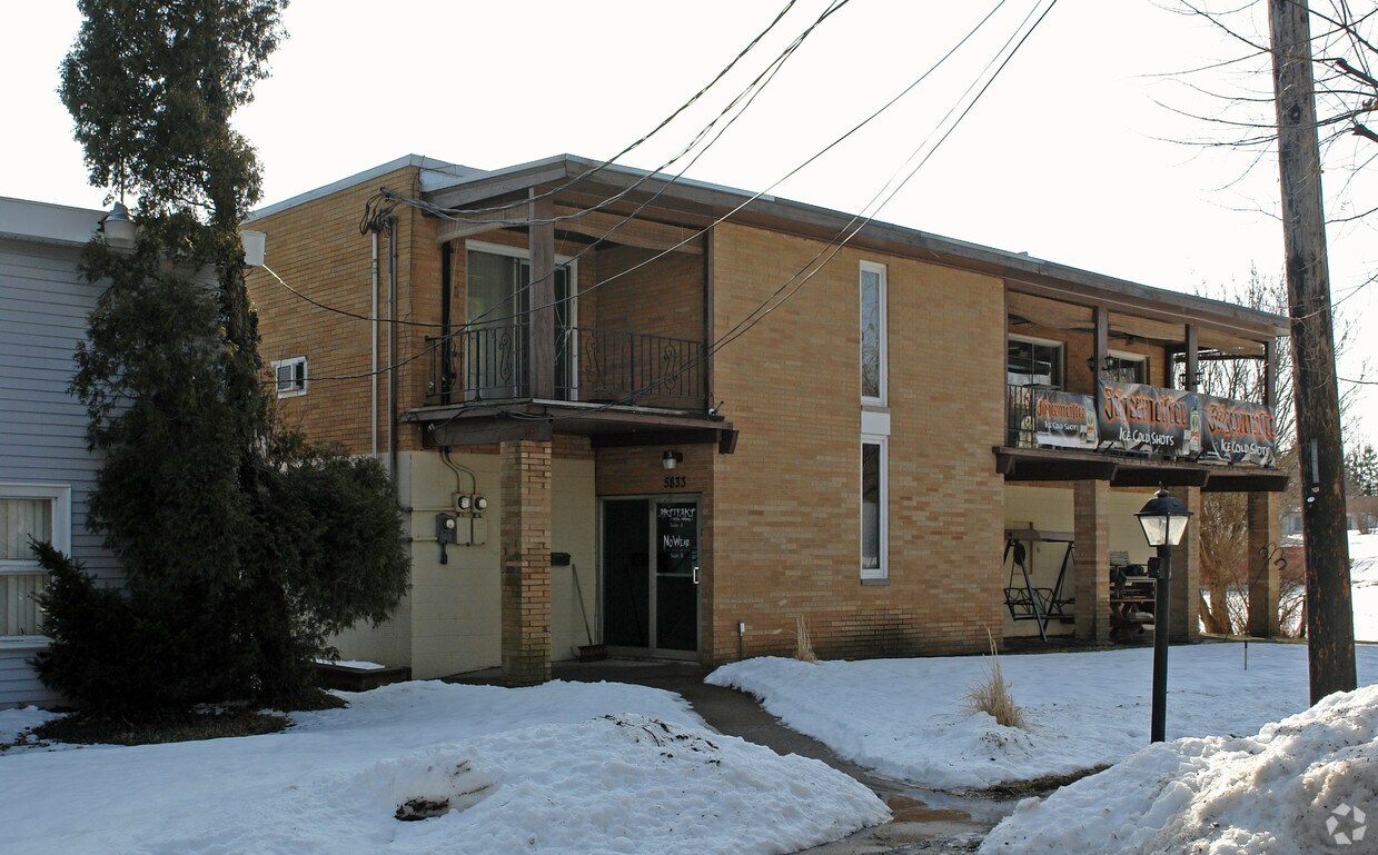 5833 Royalton Rd, North Royalton, OH 44133 Apartments in North