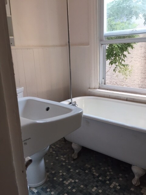 Bathroom - 1122 Mt Vernon St
