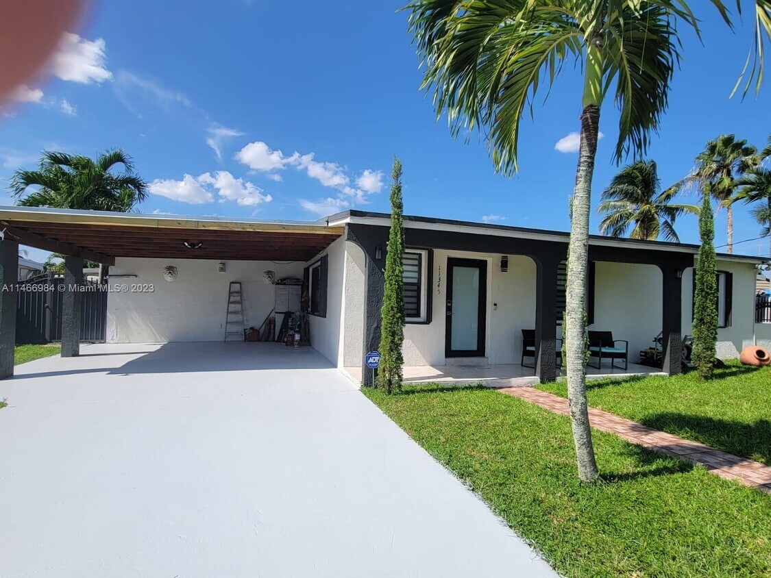 Primary Photo - 11345 SW 58th Terrace