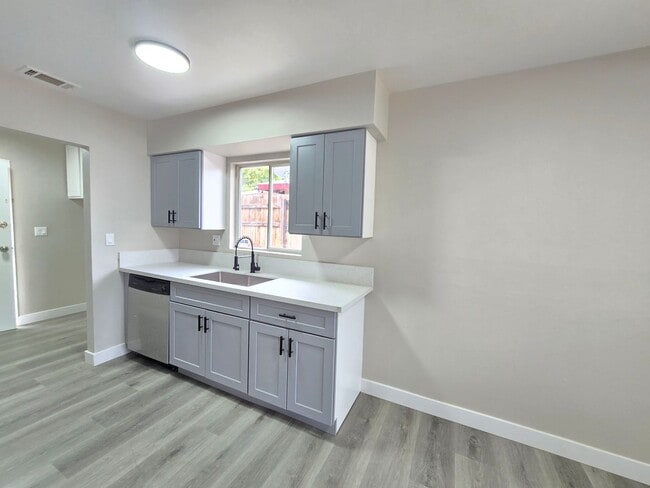 Building Photo - 44414 Andale Ave