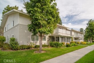 Building Photo - 328 Avenida Carmel