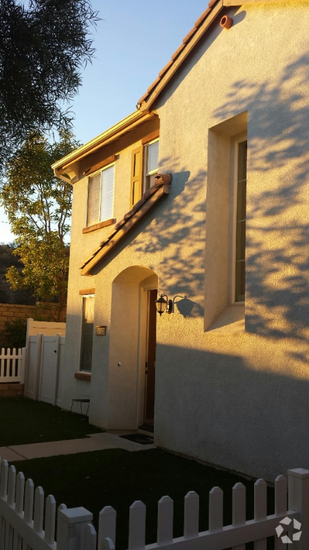 Building Photo - 27520 Peony Ln
