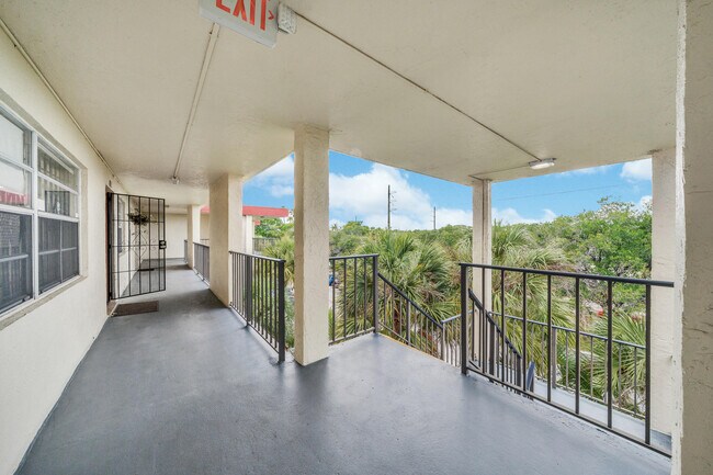 Foto del edificio - 3070 NW 48th Terrace