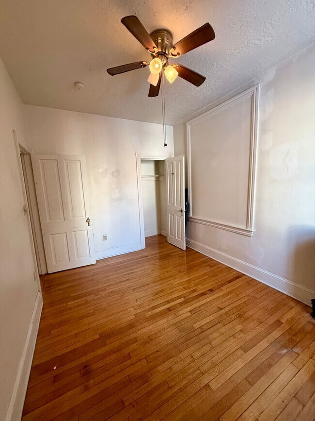 Foto del edificio - 326 W Broad St