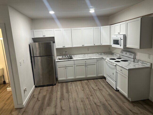 Foto del edificio - 4233 E 38th St