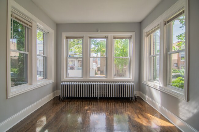Foto del edificio - 3024 N Avers Ave