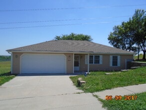 Building Photo - 2621 Elm Creek Dr