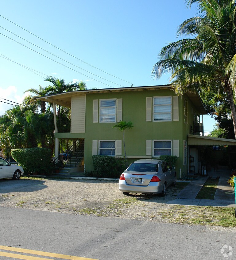 Building Photo - 515 NE 17th Ave