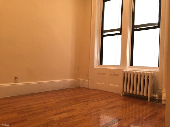 Building Photo - 226 E 83rd St