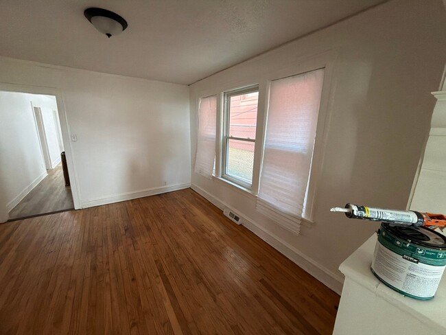Building Photo - 8329 S Kingston Ave