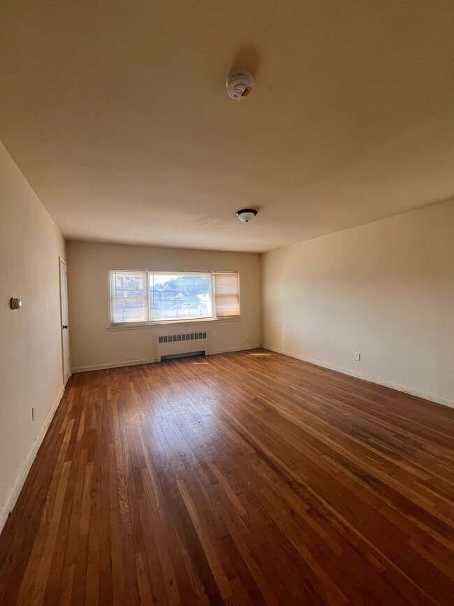 Building Photo - 162 Stegman St